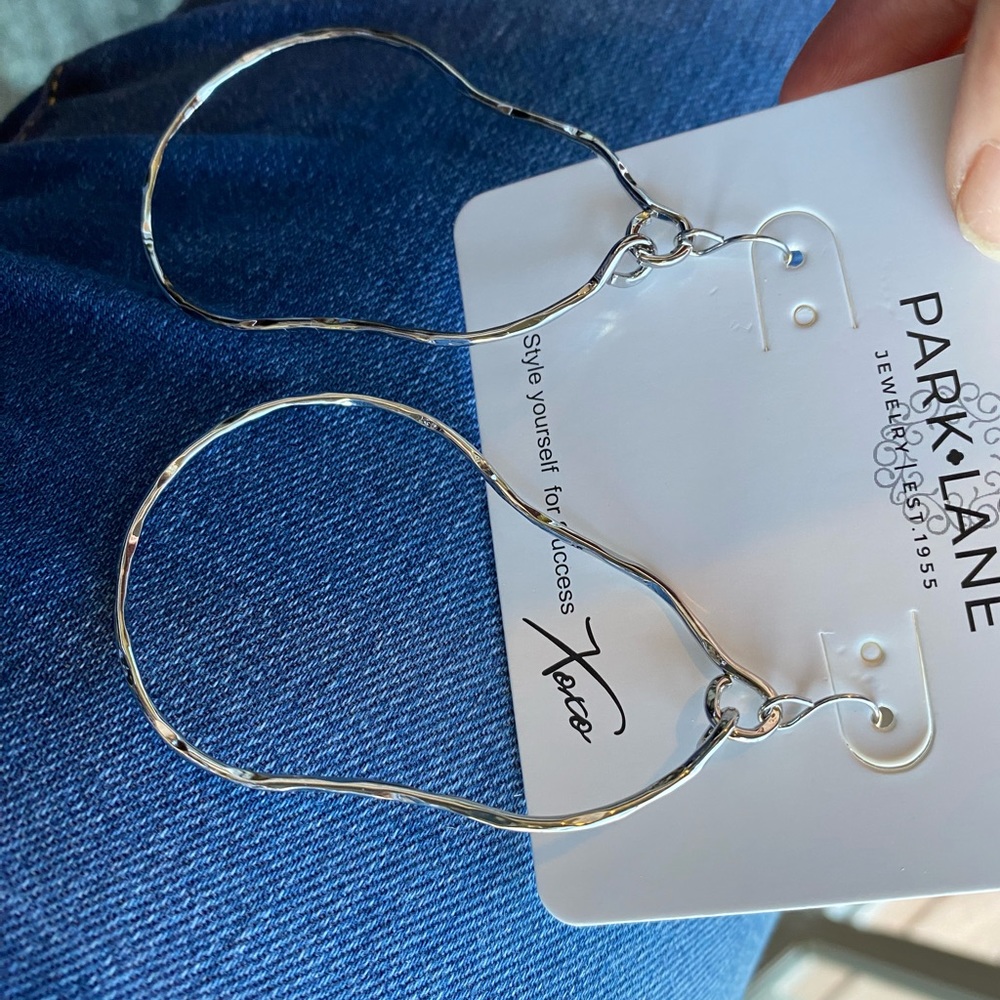 NWT MOCHI GOLD OR SILVER LIGHTWEIGHT EVERY DAY WAER STATEMENT EARRINGS - Picture 9 of 16